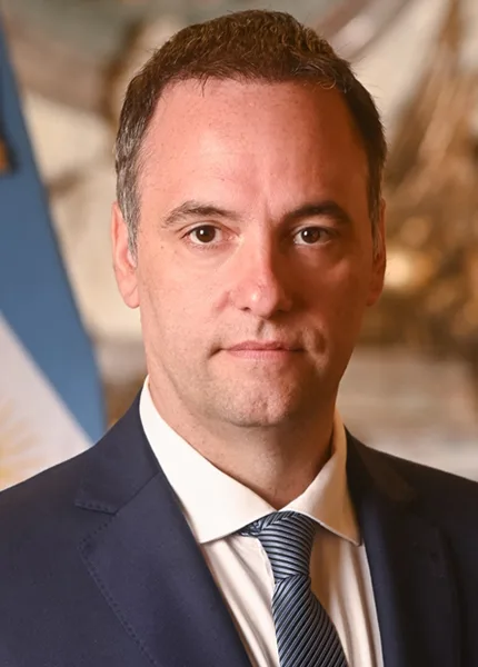 RENUNCIÓ ADORNI, LO REEMPLAZARÍA SANTILLI
